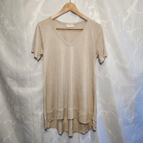Studio B By Bobeau V-Neck Short Sleeve Top Women M Cream Raw Hem Cuff Semi Sheer - Picture 1 of 8